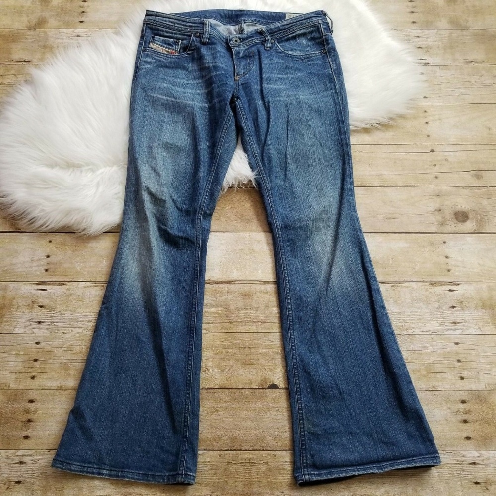 DIESEL LOWKY MEDIUM WASH BOOT CUT STRETCH JEANS